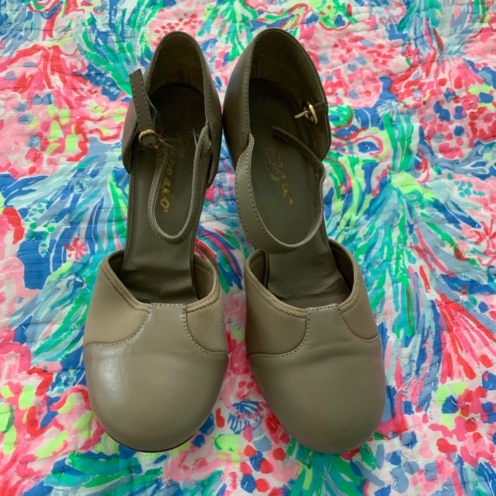 Capezio nude character shoes